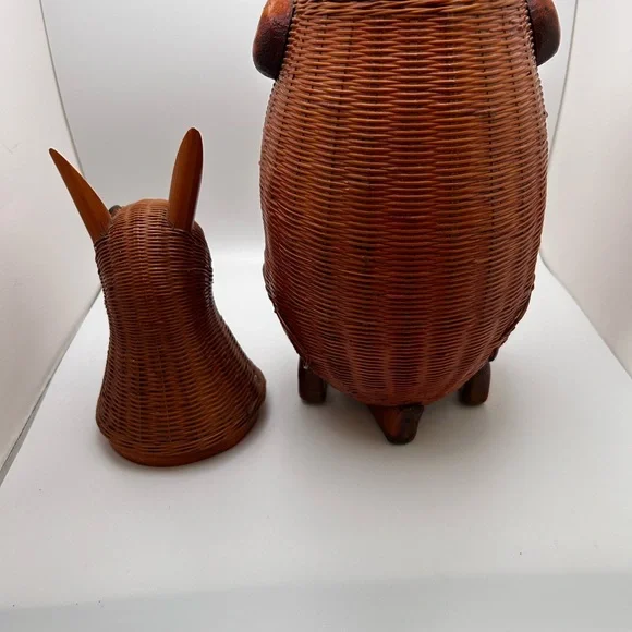 Vintage MCM Wicker Kangaroo Basket - Picture 6 of 9